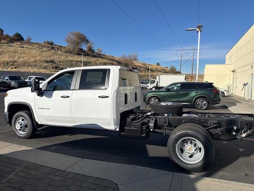 2026 Chevrolet Silverado 3500 WT
