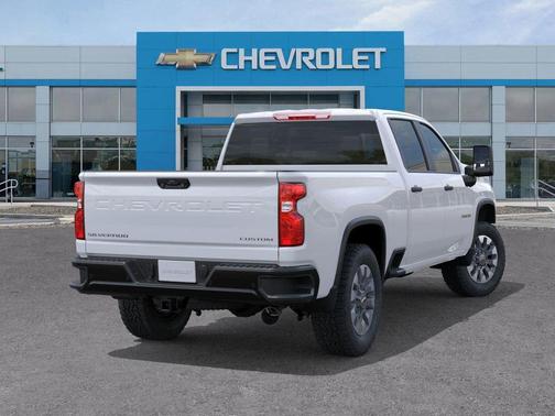 Summit White 2026 Chevrolet Silverado 2500 Custom