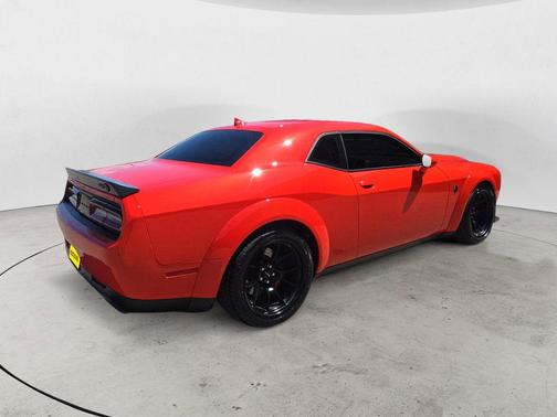 Go Mango 2022 Dodge Challenger SRT Hellcat