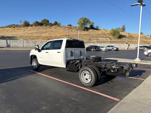 2026 Chevrolet Silverado 3500 WT