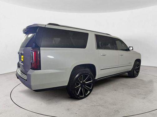 White Frost Tricoat 2019 GMC Yukon XL Denali