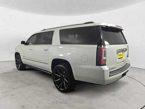 White Frost Tricoat 2019 GMC Yukon XL Denali