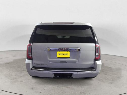 White Frost Tricoat 2019 GMC Yukon XL Denali
