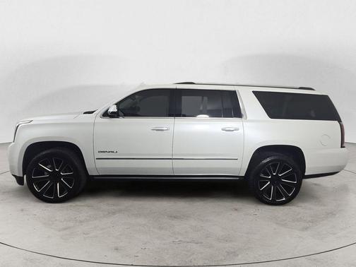White Frost Tricoat 2019 GMC Yukon XL Denali