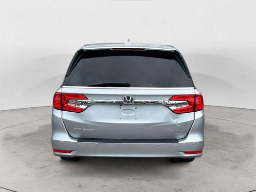 Lunar Silver Metallic 2018 Honda Odyssey Elite