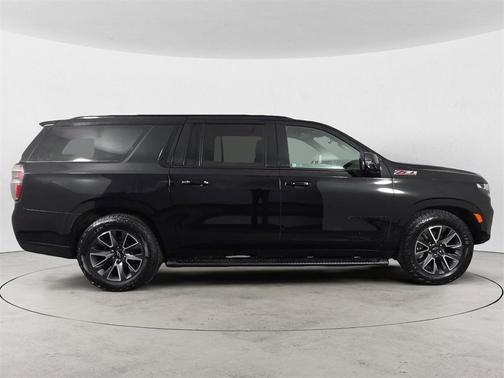 2022 Chevrolet Suburban 4WD Z71