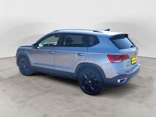 Pyrite Silver Metallic 2022 Volkswagen Taos 1.5T SE