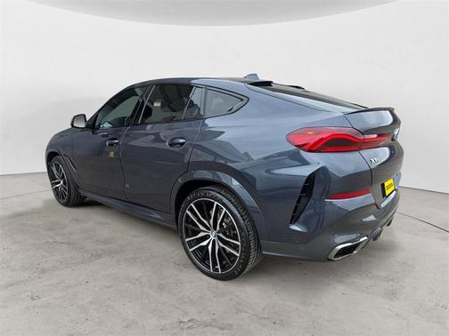 2021 BMW X6 M50i