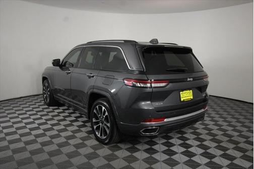 2022 Jeep Grand Cherokee Overland