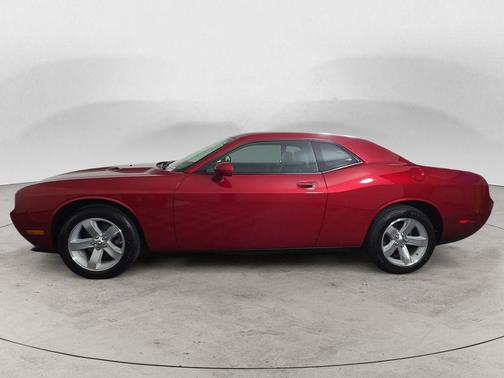 Inferno Red Crystal Pearl 2009 Dodge Challenger SE