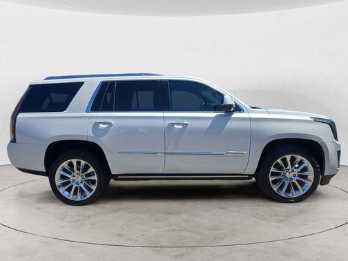 Crystal White Tricoat 2020 Cadillac Escalade Platinum