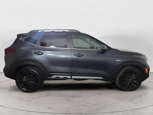 2022 Kia Seltos Nightfall