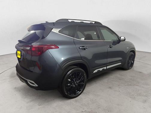 2022 Kia Seltos Nightfall