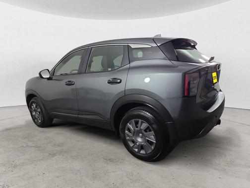 Gun Metallic 2025 Nissan Kicks S