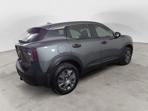 Gun Metallic 2025 Nissan Kicks S