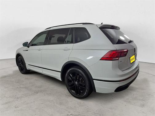 2022 Volkswagen Tiguan 2.0T SE R-Line Black 4MOTION