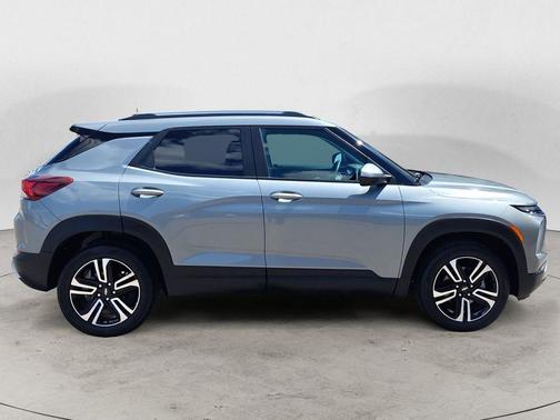 Sterling Gray Metallic 2024 Chevrolet Trailblazer LT