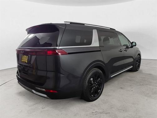 2022 Kia Carnival SX