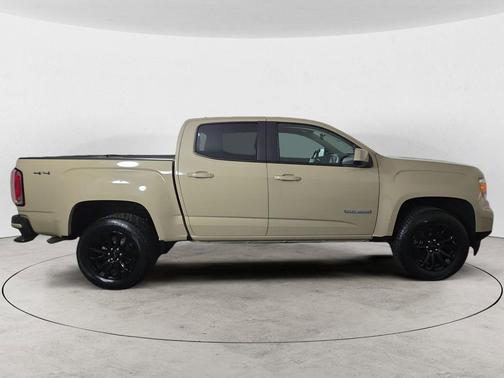 Desert Sand Metallic 2022 GMC Canyon Elevation
