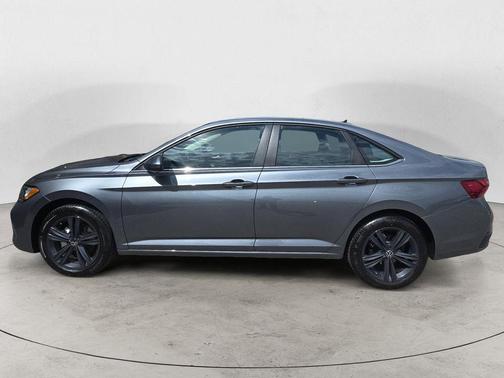 Platinum Gray Metallic 2024 Volkswagen Jetta 1.5T SE