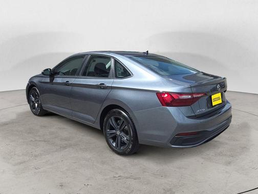 Platinum Gray Metallic 2024 Volkswagen Jetta 1.5T SE