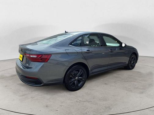 Platinum Gray Metallic 2024 Volkswagen Jetta 1.5T SE