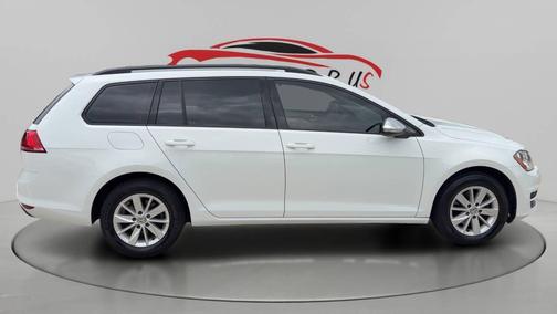 2015 Volkswagen Golf SportWagen TSI S 4-Door