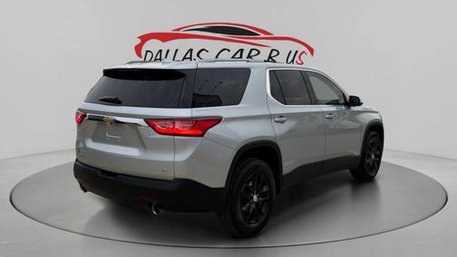 Silver Ice Metallic 2018 Chevrolet Traverse LT Cloth