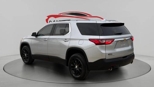 Silver Ice Metallic 2018 Chevrolet Traverse LT Cloth