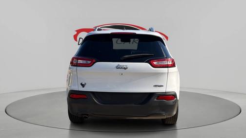 Bright White Clearcoat 2016 Jeep Cherokee Latitude