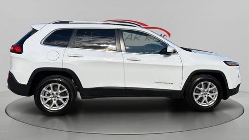 Bright White Clearcoat 2016 Jeep Cherokee Latitude