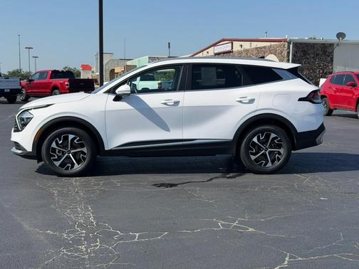 Glacial White Pearl 2023 Kia Sportage EX