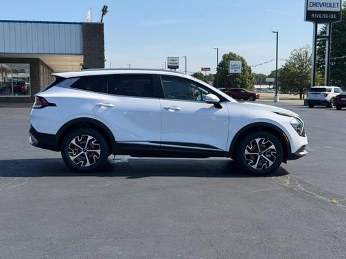 Glacial White Pearl 2023 Kia Sportage EX