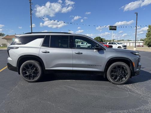 Sterling Gray Metallic 2026 Chevrolet Traverse RS