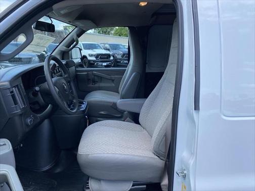 2025 Chevrolet Express 2500 RWD 2500 Regular Wheelbase WT