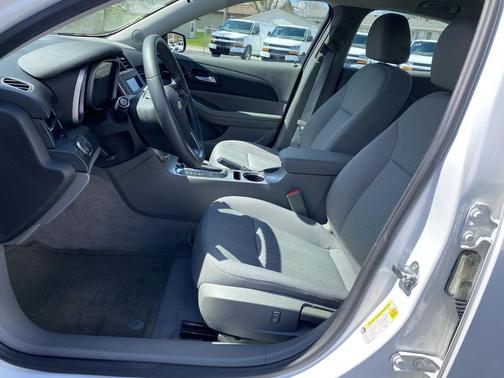 Summit White 2015 Chevrolet Malibu 1LS