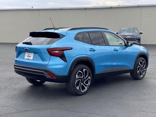Marina Blue Metallic 2026 Chevrolet Trax FWD 2RS