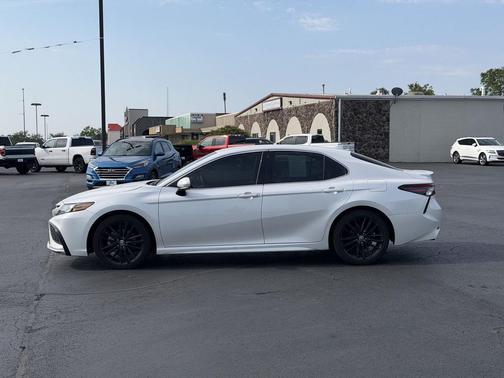 Wind Chill Pearl 2024 Toyota Camry XSE