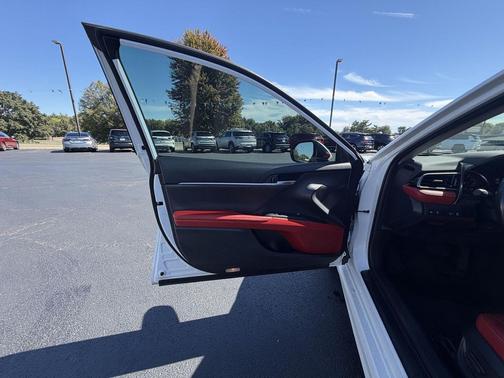 Wind Chill Pearl 2024 Toyota Camry XSE