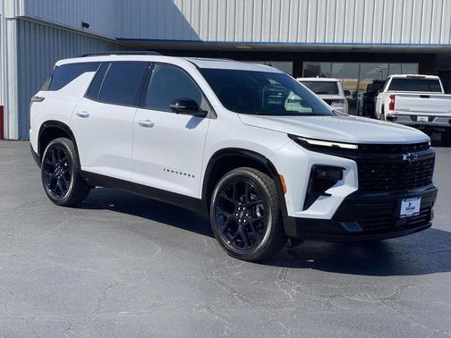 Polar White Tricoat 2026 Chevrolet Traverse RS