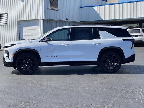 Polar White Tricoat 2026 Chevrolet Traverse RS