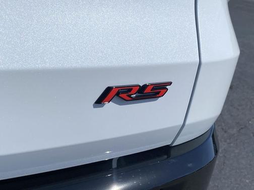 Polar White Tricoat 2026 Chevrolet Traverse RS