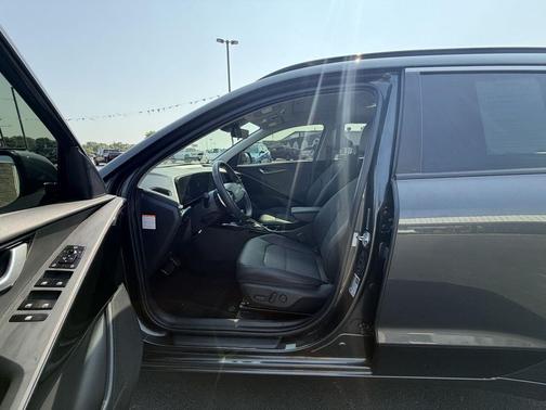 Graphite Gray 2023 Kia Niro Touring