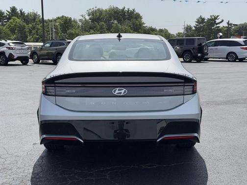 Aero Silver 2024 Hyundai SONATA SEL