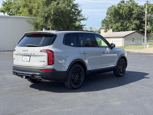 Wolf Gray 2022 Kia Telluride SX