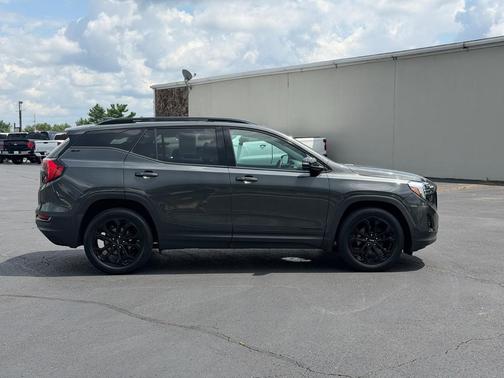 Graphite Gray Metallic 2021 GMC Terrain SLT