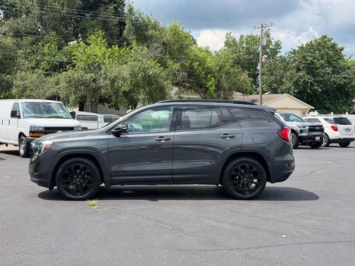 Graphite Gray Metallic 2021 GMC Terrain SLT