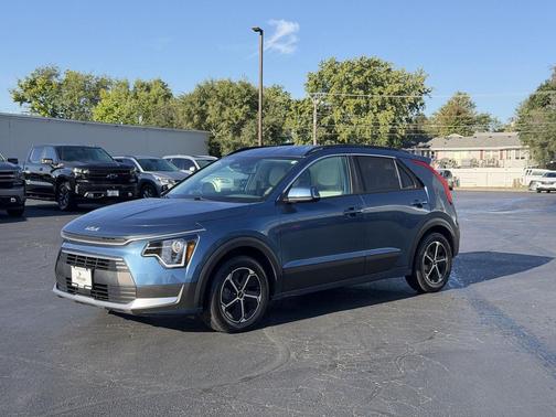 Mineral Blue 2024 Kia Niro EX