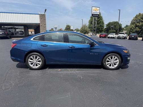 Pacific Blue Metallic 2019 Chevrolet Malibu LT