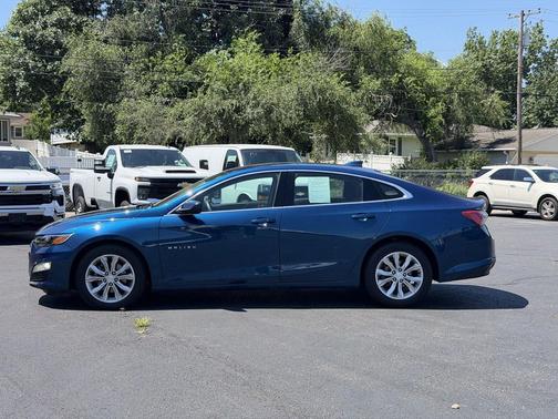 Pacific Blue Metallic 2019 Chevrolet Malibu LT